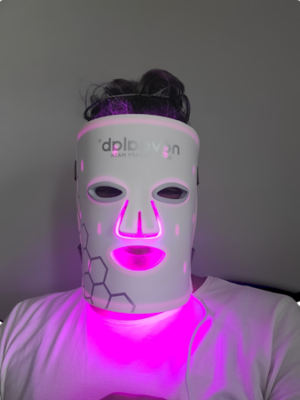 Customer wearing the NovaaLab Novaa Glow Therapy Mask 